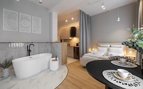 VIP Apartamenty BAST 143 TOP LOCATION - LUX z WANNĄ OFF Piotrkowska Stajnia Jednorożca HopaLupa ATLAS ARENA
